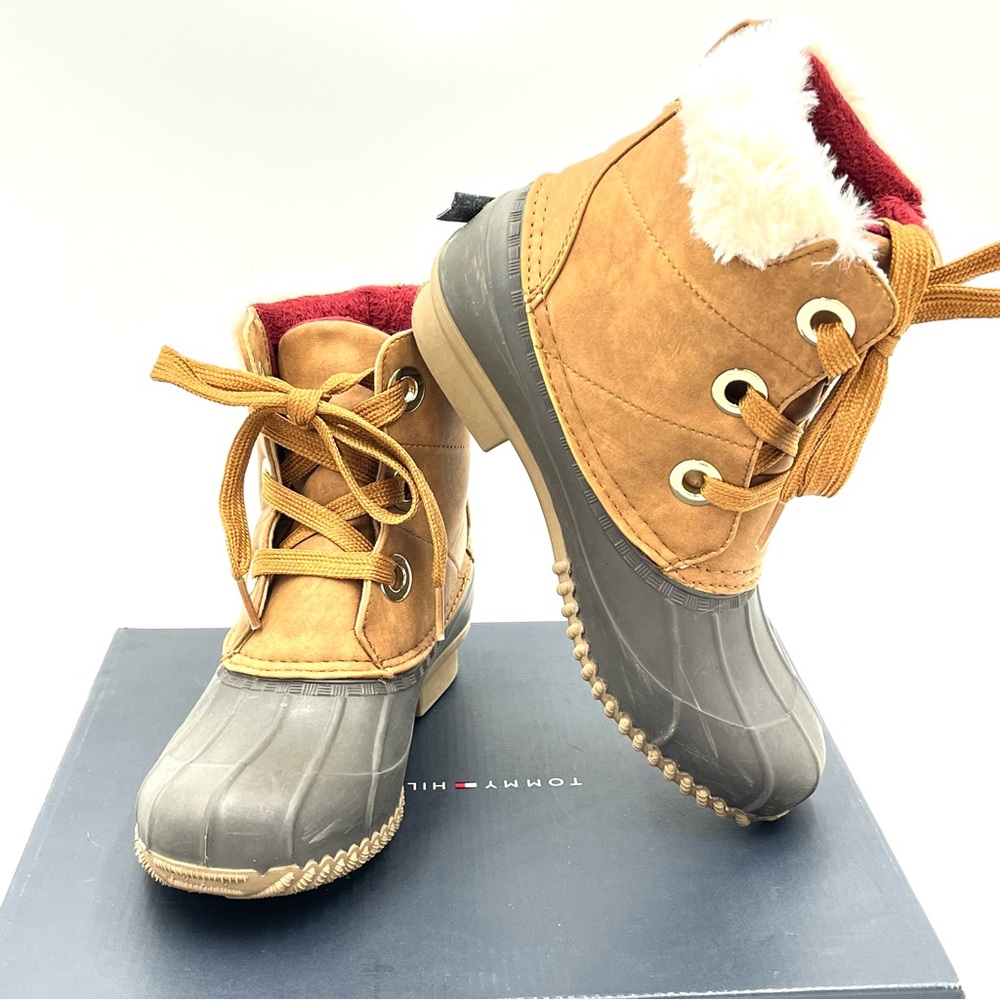 Tommy Hilfiger Raelen2 Brown and Navy Duck Boots Size 7M